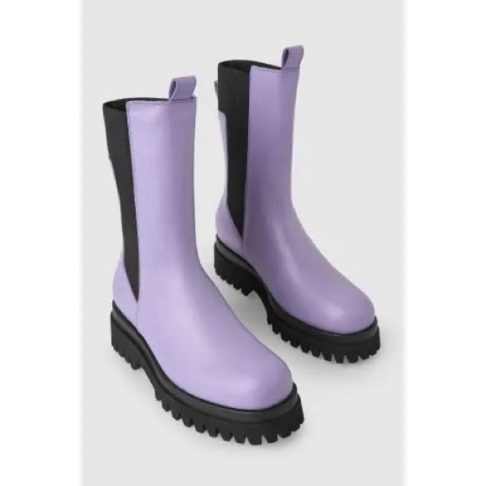 COS lilac chunky leather Chelsea boots. Size 8.5. Never worn!
